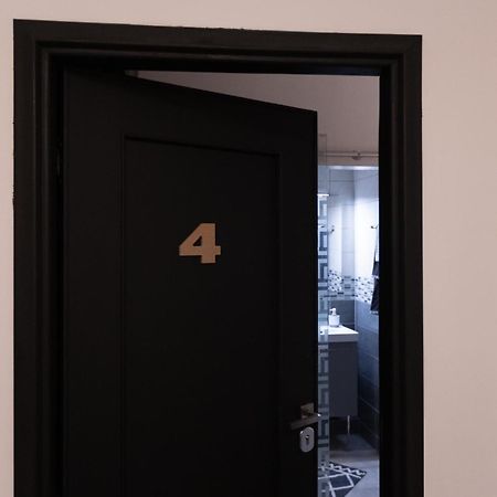 Nik Rooms Genoa Bagian luar foto