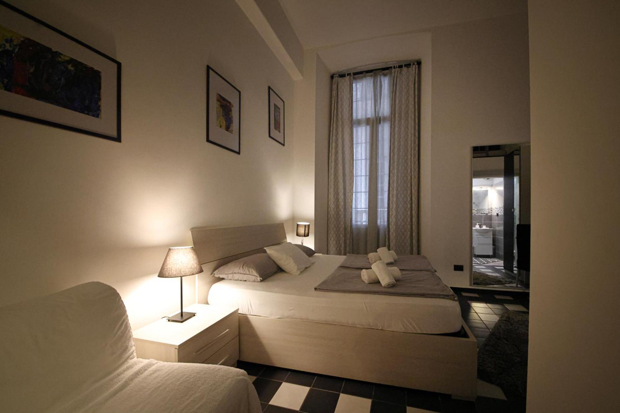 Nik Rooms Genoa Bagian luar foto