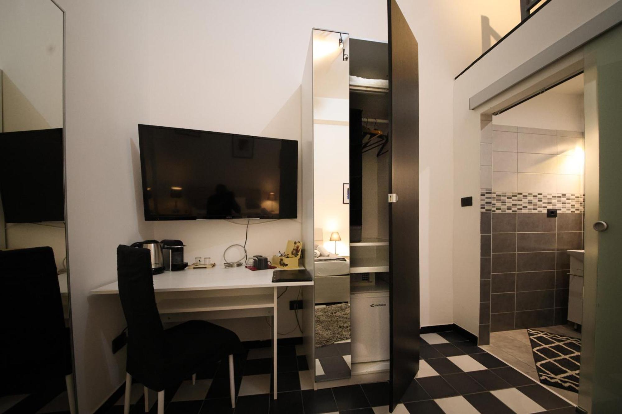 Nik Rooms Genoa Bagian luar foto