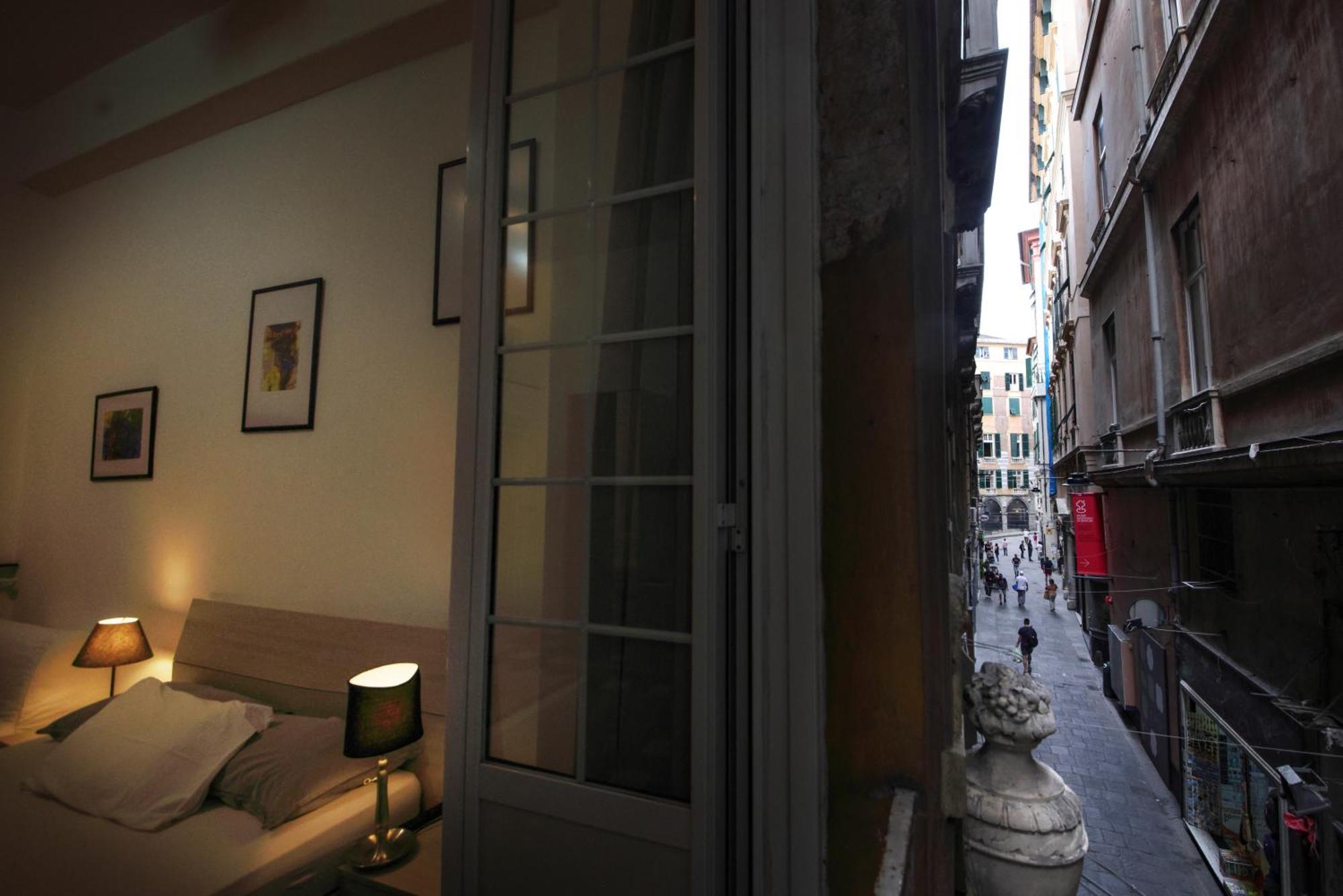 Nik Rooms Genoa Bagian luar foto