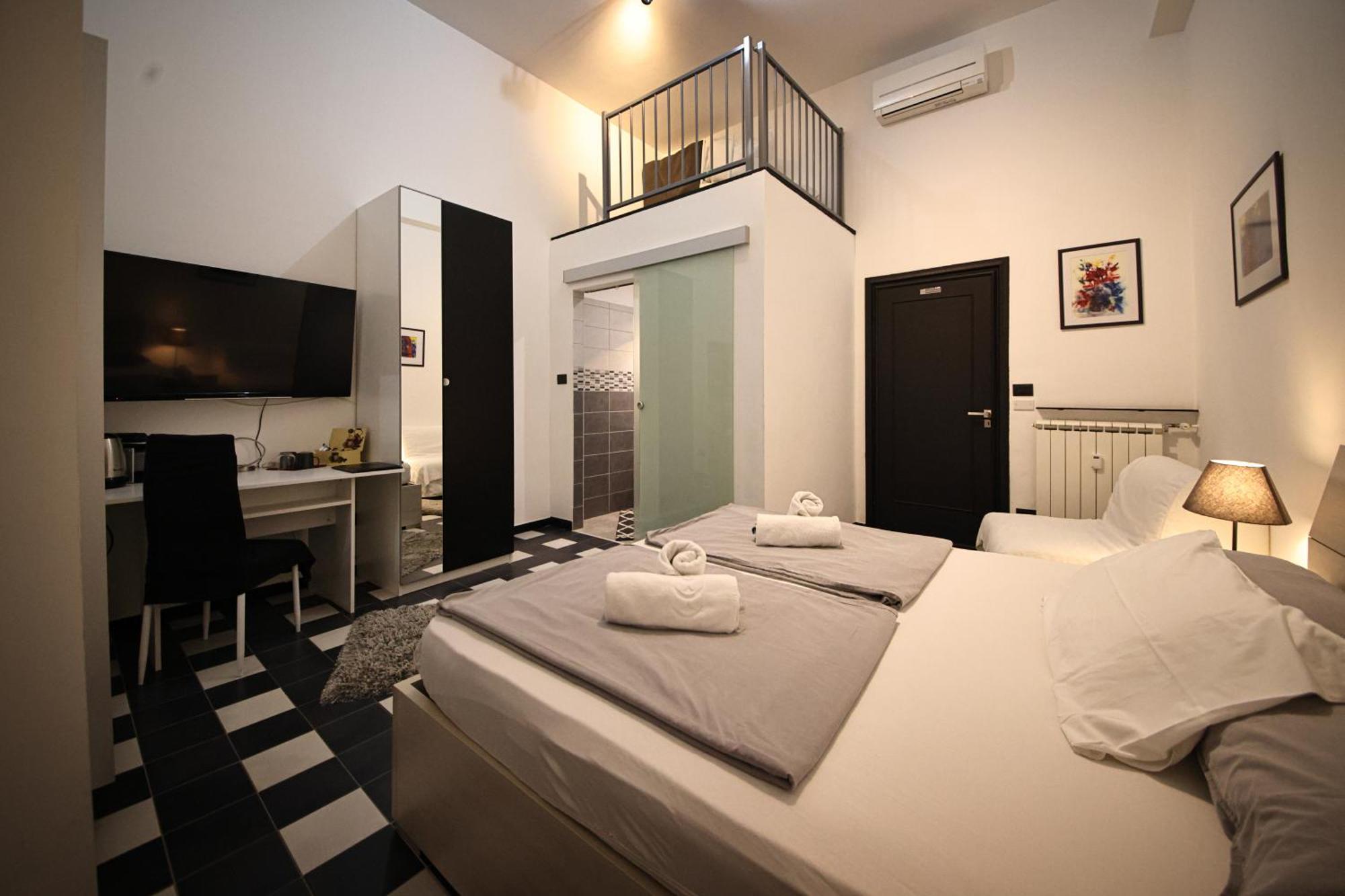 Nik Rooms Genoa Bagian luar foto