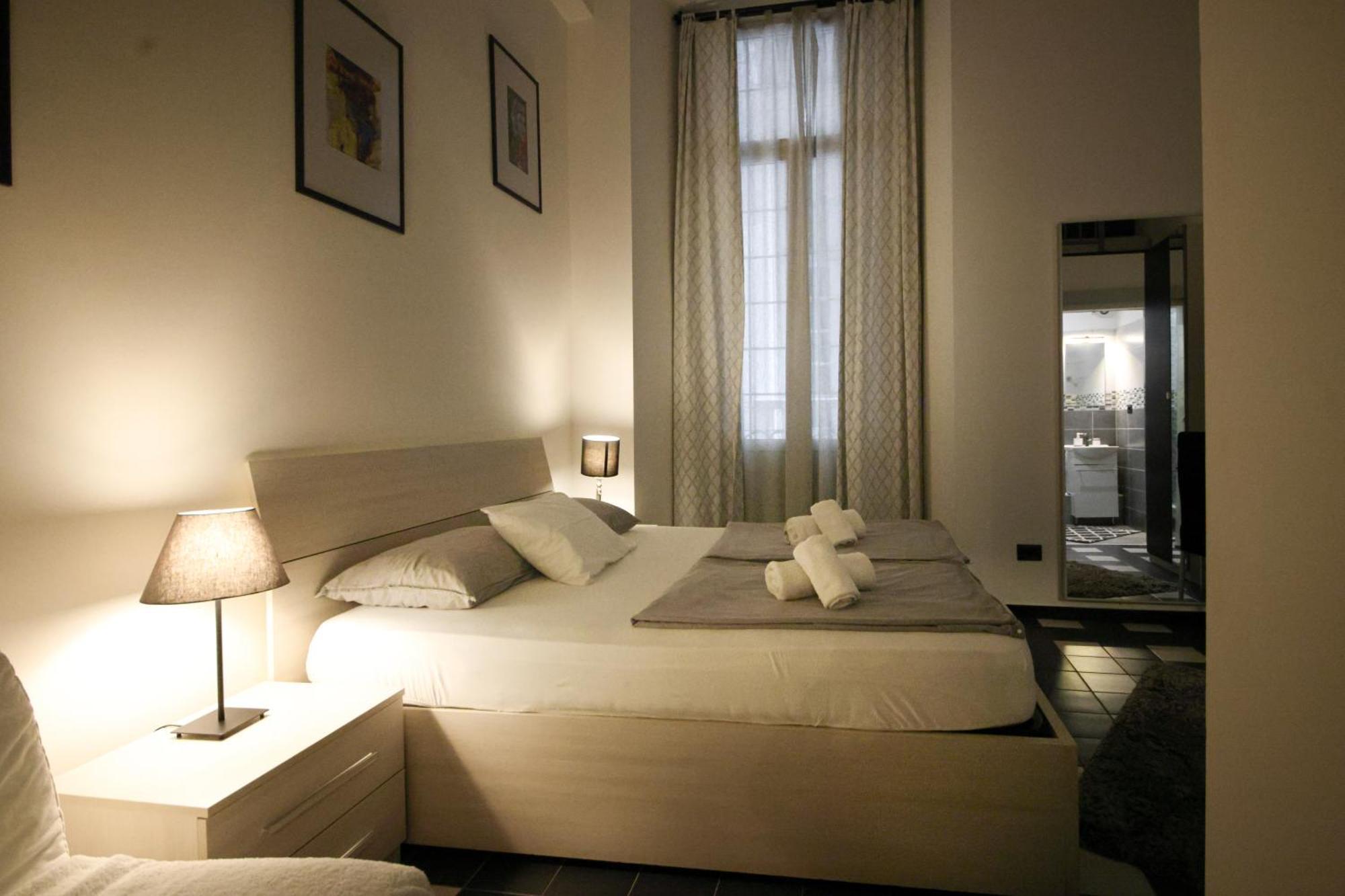 Nik Rooms Genoa Bagian luar foto