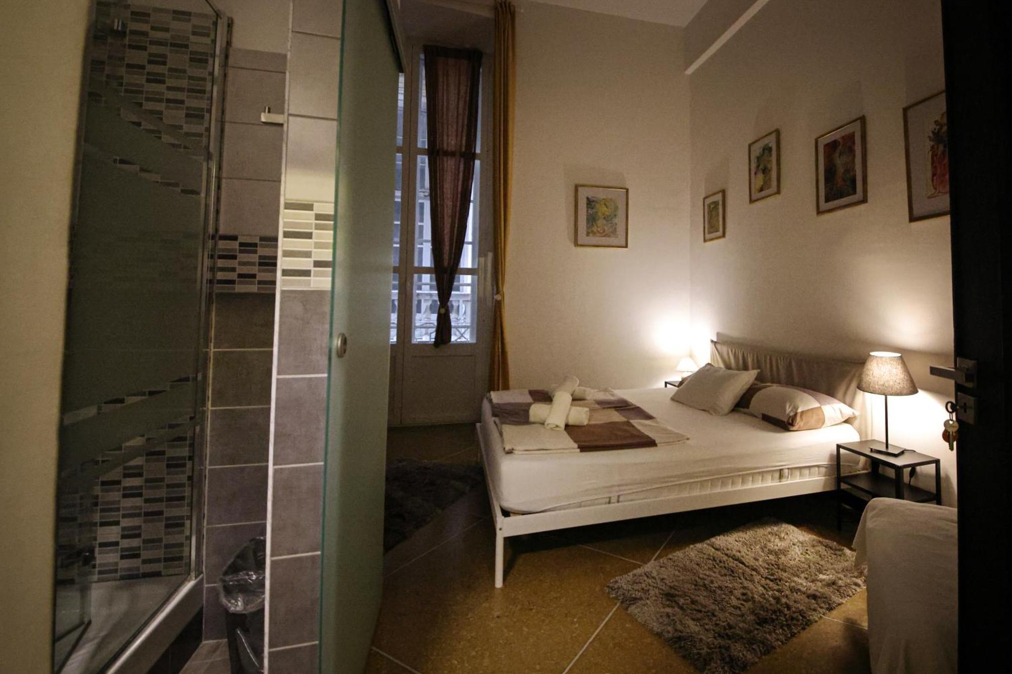 Nik Rooms Genoa Bagian luar foto