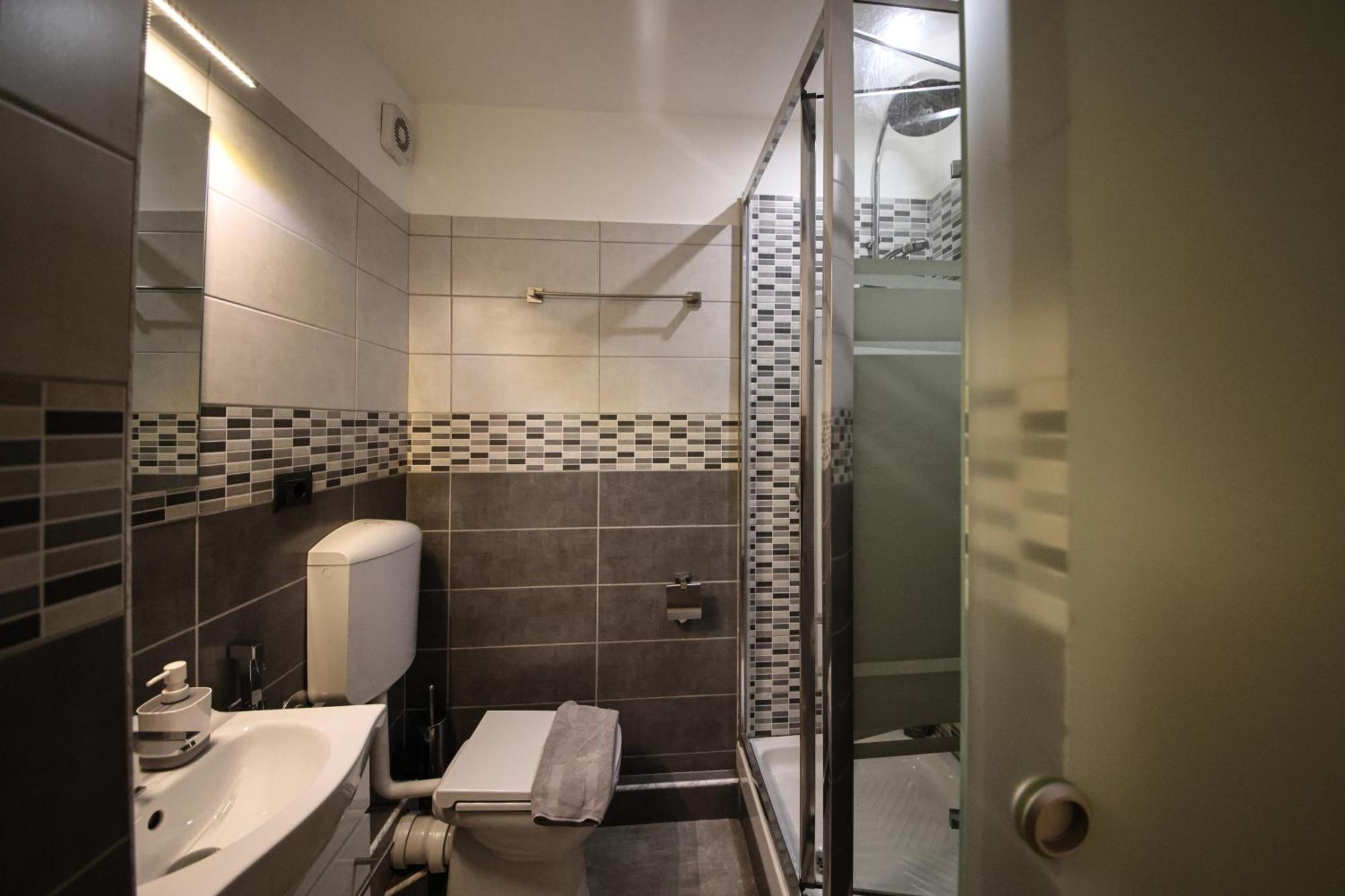 Nik Rooms Genoa Bagian luar foto
