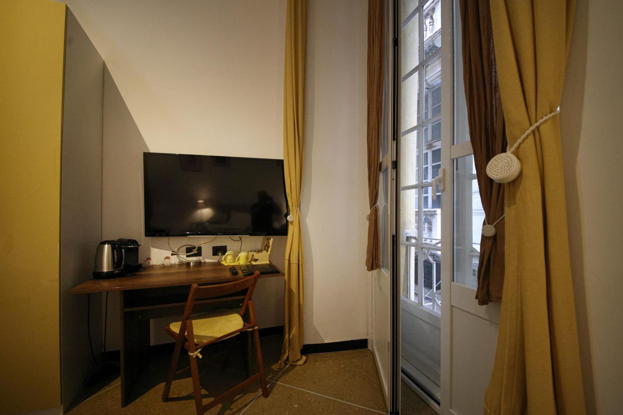 Nik Rooms Genoa Bagian luar foto