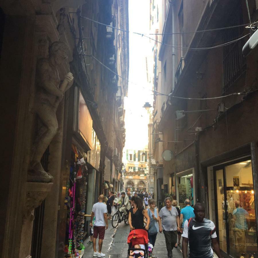 Nik Rooms Genoa Bagian luar foto